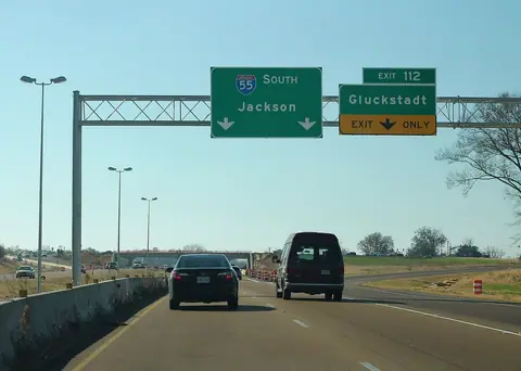 Interstate 55 at Exit 112, with the overhead sign for Gluckstadt, Mississippi